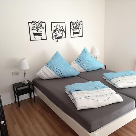 Familienfreundliche Ferienwohnung Mit Wohlfuehlbalkon Und Kostenlosem Parkplatz Nahe Messe Und Bodensee Meckenbeuren Eksteriør billede