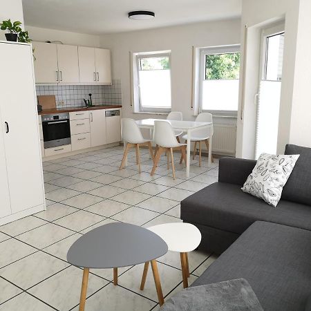 Familienfreundliche Ferienwohnung Mit Wohlfuehlbalkon Und Kostenlosem Parkplatz Nahe Messe Und Bodensee Meckenbeuren Eksteriør billede