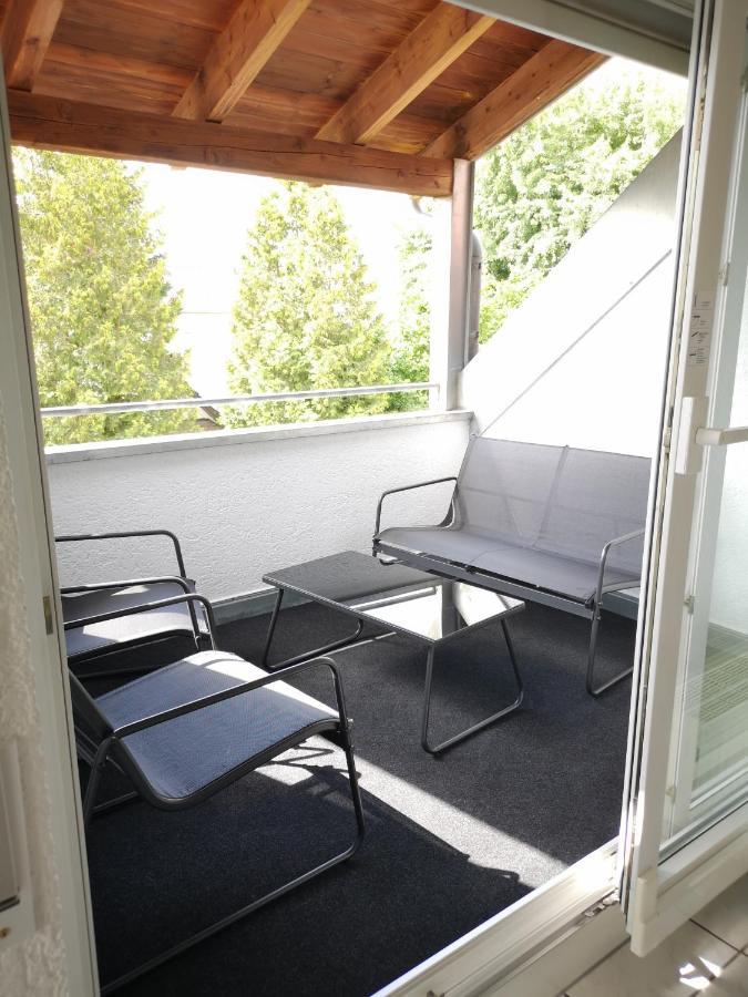 Familienfreundliche Ferienwohnung Mit Wohlfuehlbalkon Und Kostenlosem Parkplatz Nahe Messe Und Bodensee Meckenbeuren Eksteriør billede