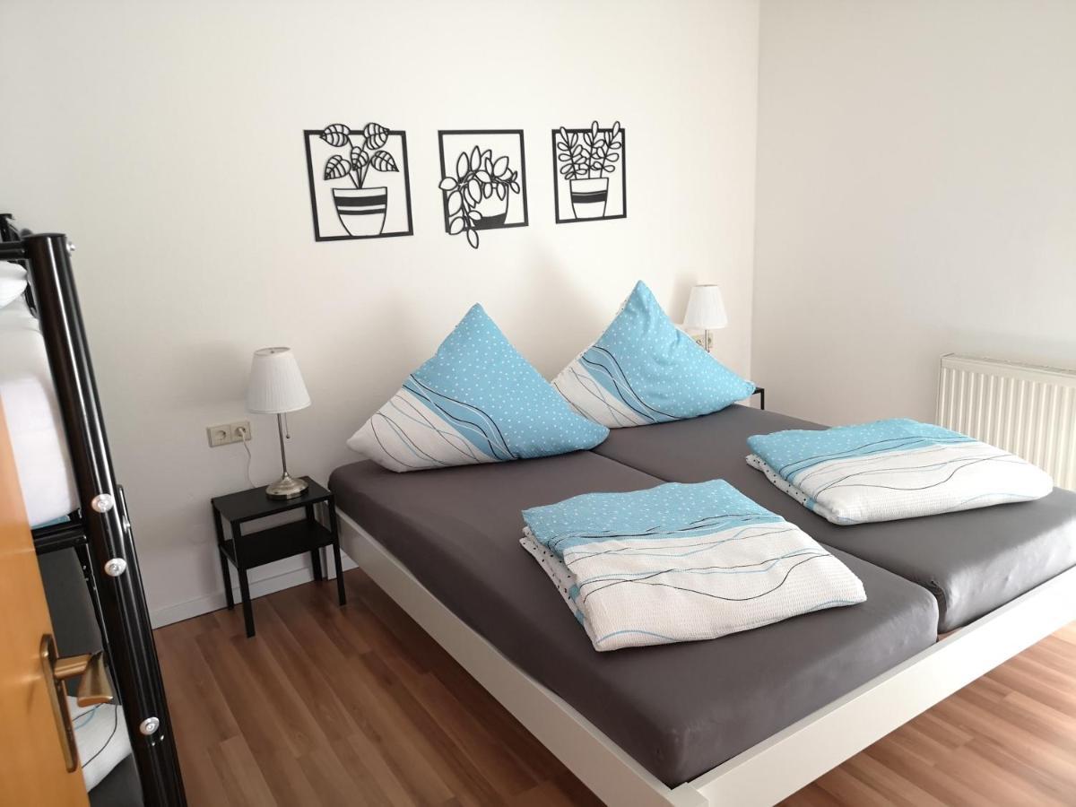 Familienfreundliche Ferienwohnung Mit Wohlfuehlbalkon Und Kostenlosem Parkplatz Nahe Messe Und Bodensee Meckenbeuren Eksteriør billede