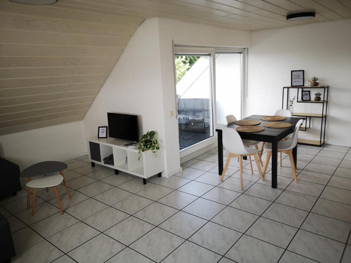 Familienfreundliche Ferienwohnung Mit Wohlfuehlbalkon Und Kostenlosem Parkplatz Nahe Messe Und Bodensee Meckenbeuren Eksteriør billede