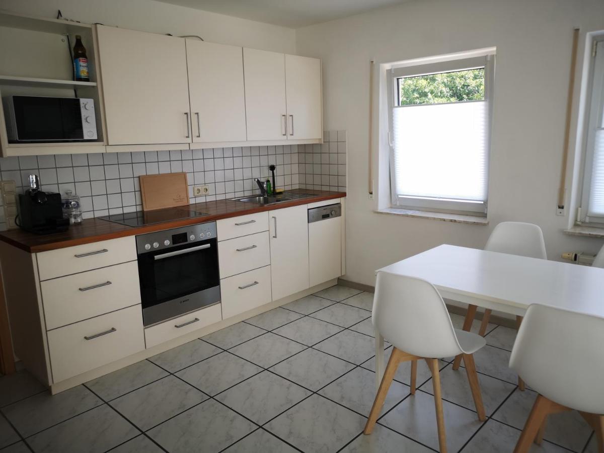 Familienfreundliche Ferienwohnung Mit Wohlfuehlbalkon Und Kostenlosem Parkplatz Nahe Messe Und Bodensee Meckenbeuren Eksteriør billede