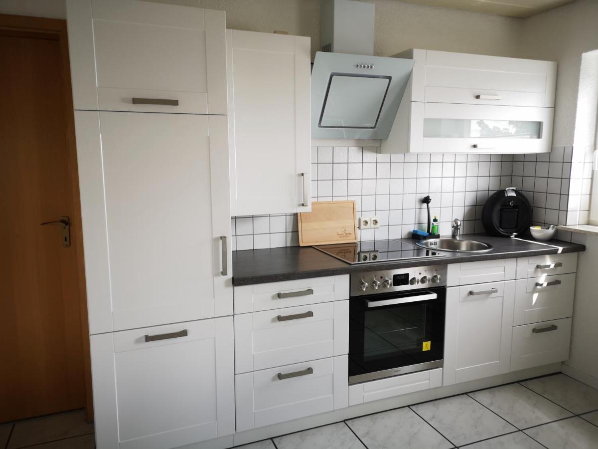 Familienfreundliche Ferienwohnung Mit Wohlfuehlbalkon Und Kostenlosem Parkplatz Nahe Messe Und Bodensee Meckenbeuren Eksteriør billede