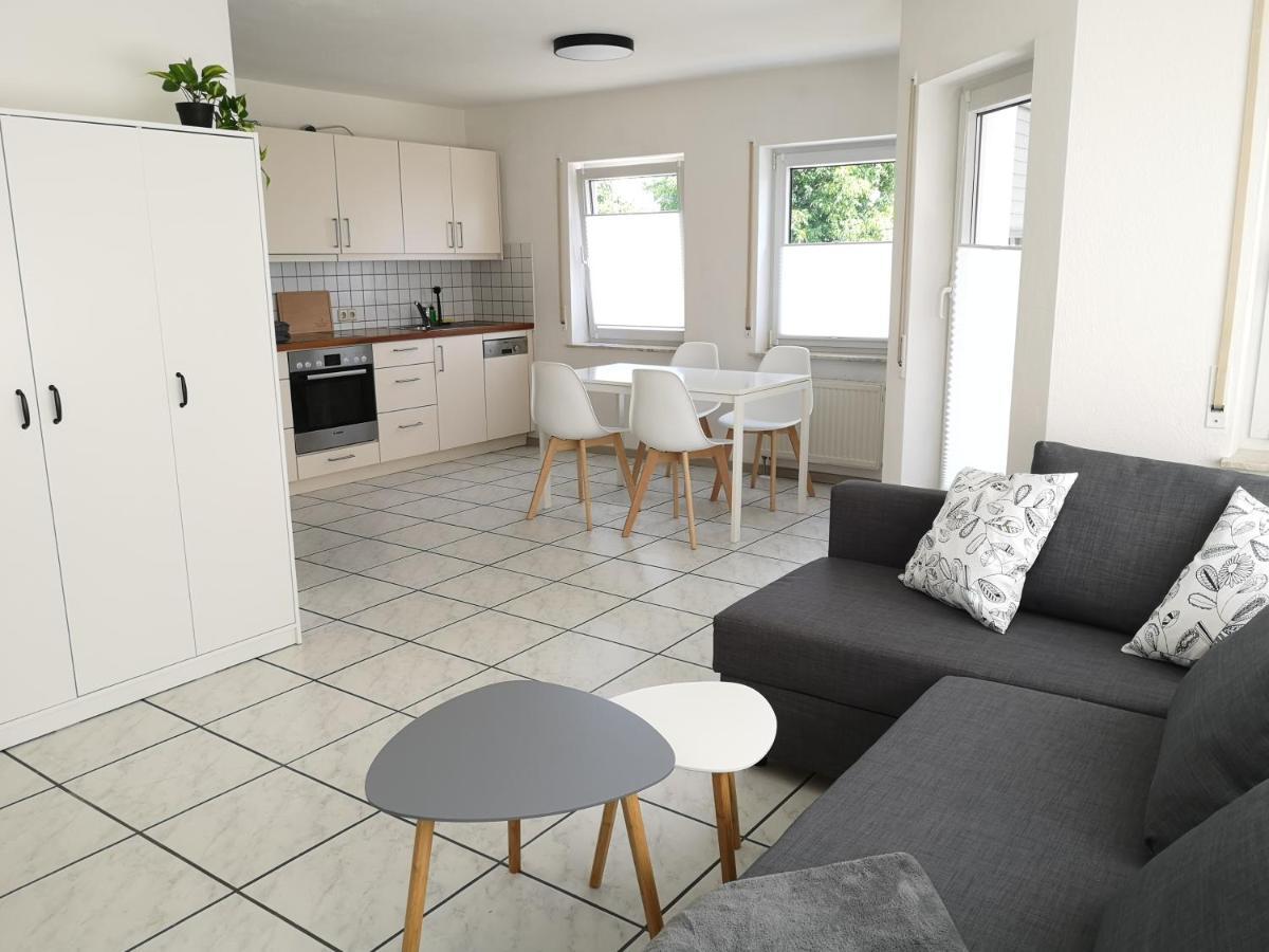 Familienfreundliche Ferienwohnung Mit Wohlfuehlbalkon Und Kostenlosem Parkplatz Nahe Messe Und Bodensee Meckenbeuren Eksteriør billede